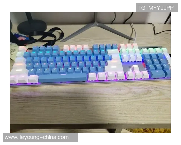 和平精英装备选购：机械键盘推荐_1